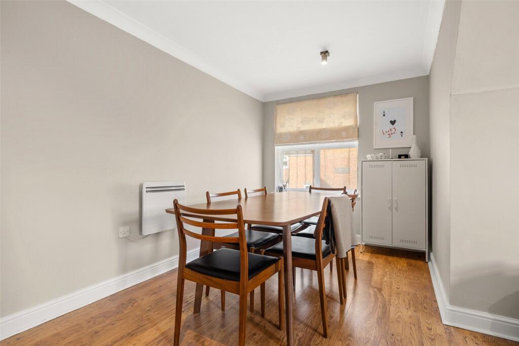 Apartment in Reading - View 5