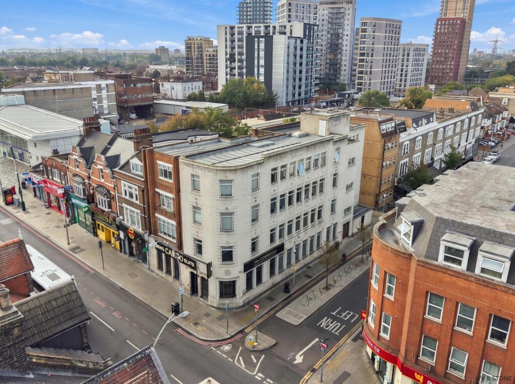 Apartment in Ilford - More