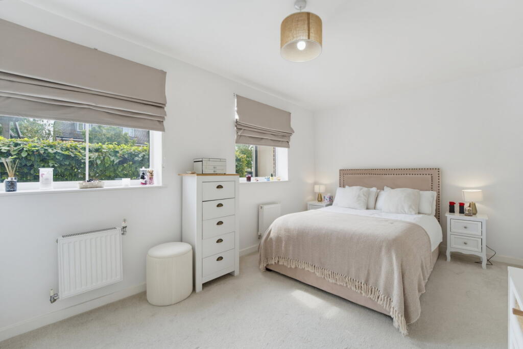 Apartment in Twickenham - View 5