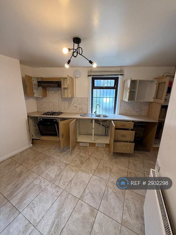 House in Bradford - View 5