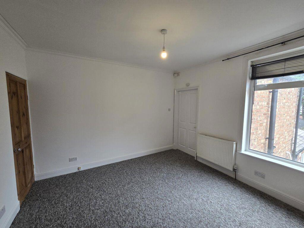 House in Oadby and Wigston, Leicestershire - More
