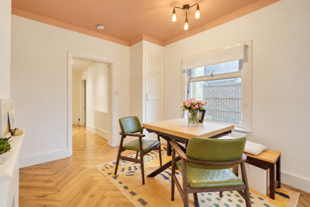 Apartment in Castle Point, Bread and Cheese Hill, Benfleet - View 5