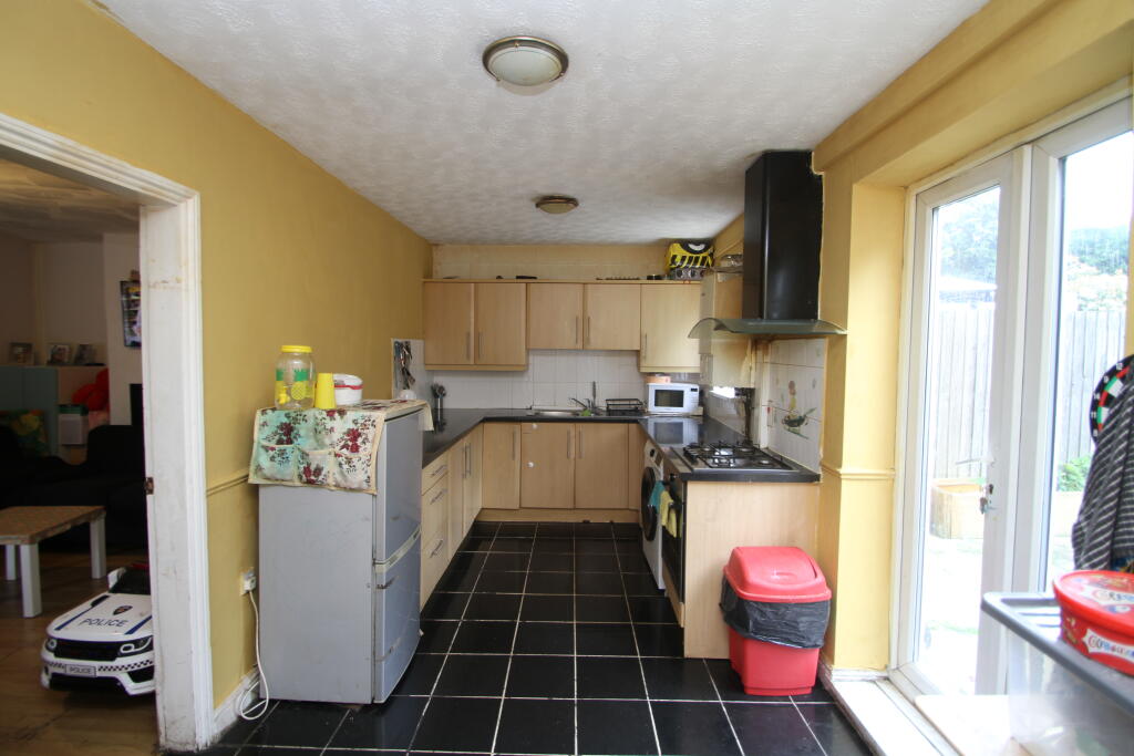 Crawford Avenue, Lanesfield, Wolverhampton, WV4 6PL - View 3