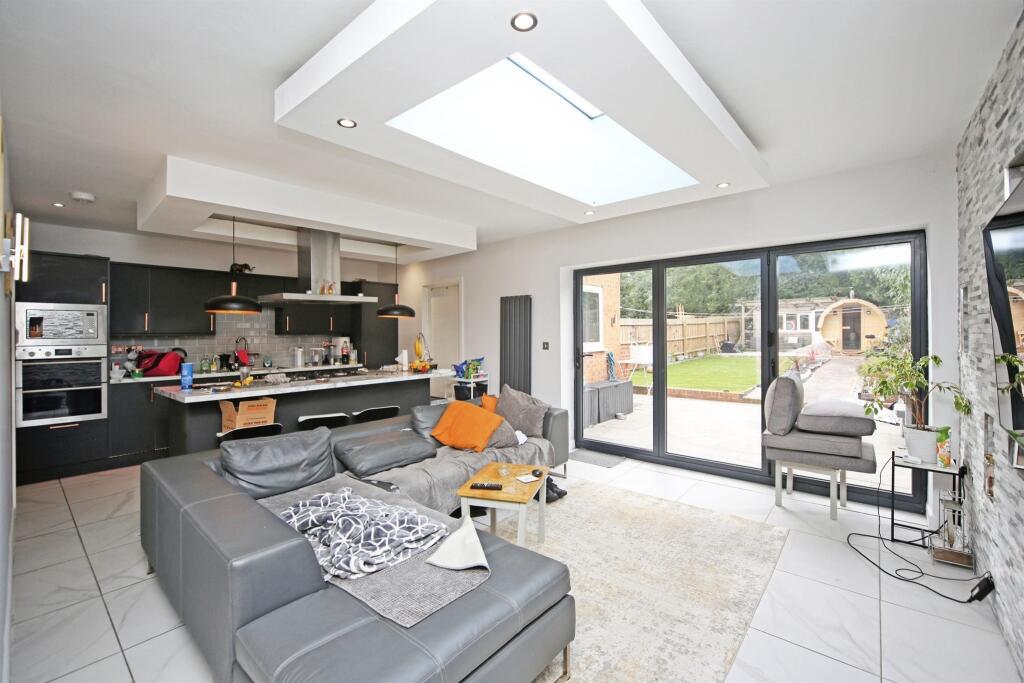 Knightsbridge Road, SOLIHULL photo 5
