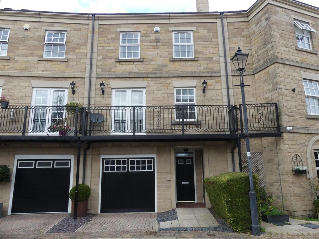 Scalebor Square, Ilkley
