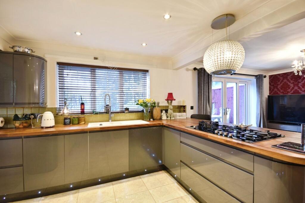 House in Bridport, Dorset - View 5