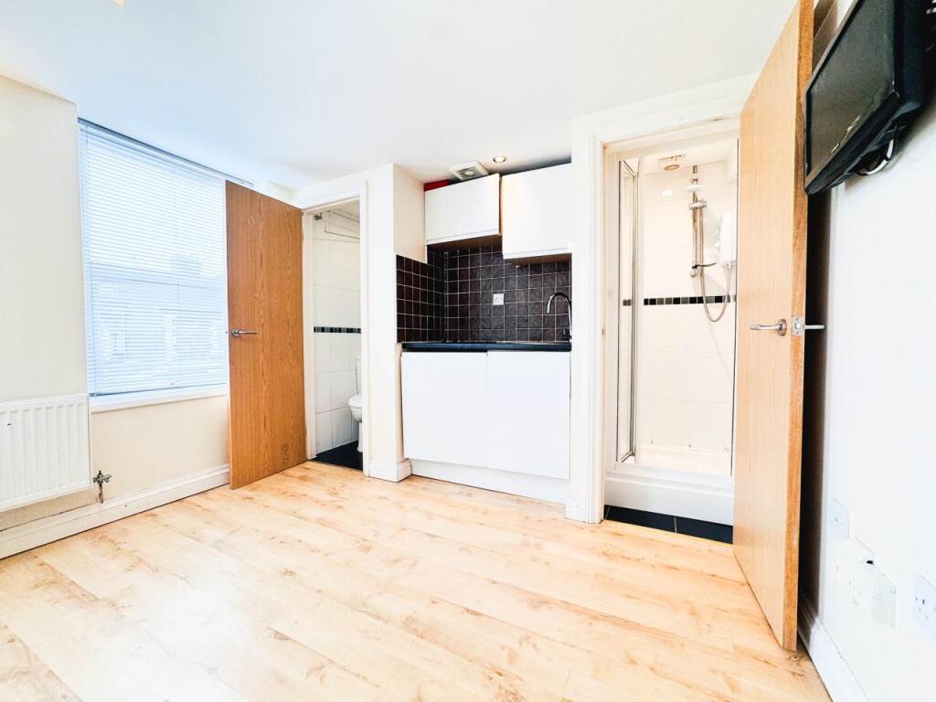 Apartment in Cardiff, Plasnewydd, Roath - View 5