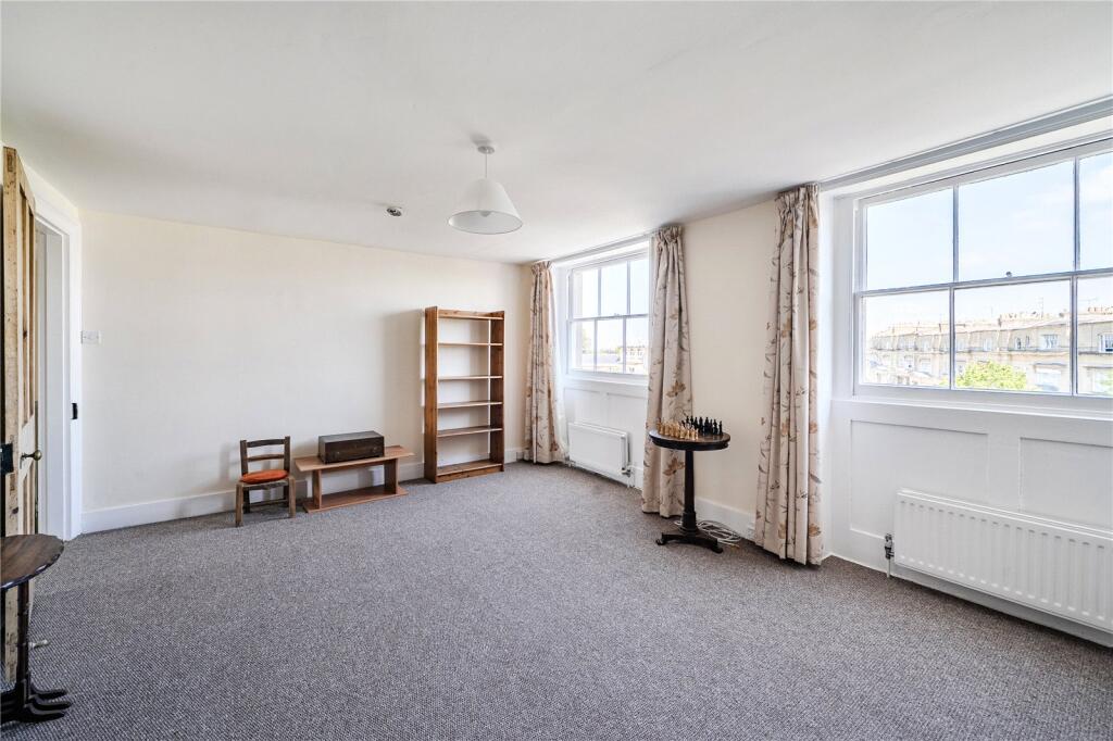 Apartment in Cheltenham, Warden Hill, Montpellier - View 4
