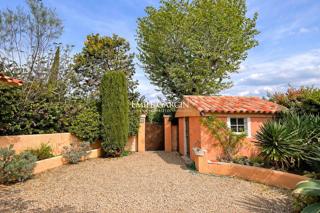 Main image of property: Provence-Alps-Cote d`Azur, Bouches-du-Rhône, Velaux