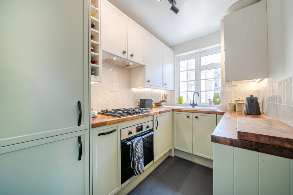 Apartment in London - View 2