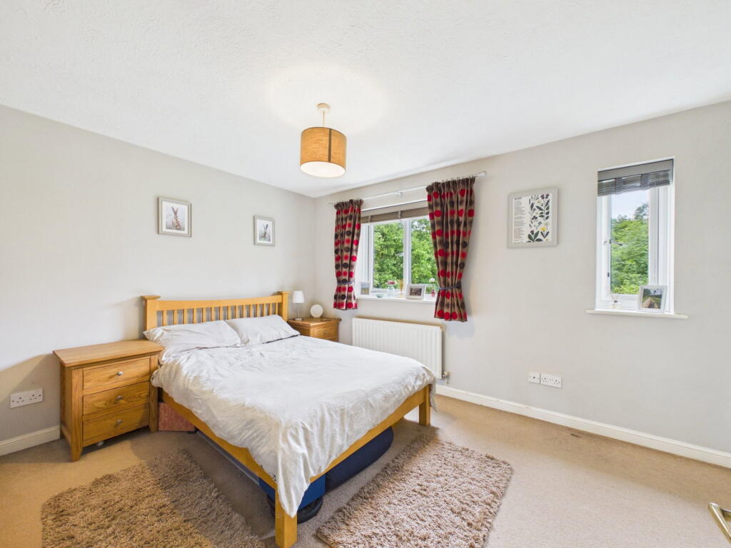 Earles Meadow, Horsham - View 6