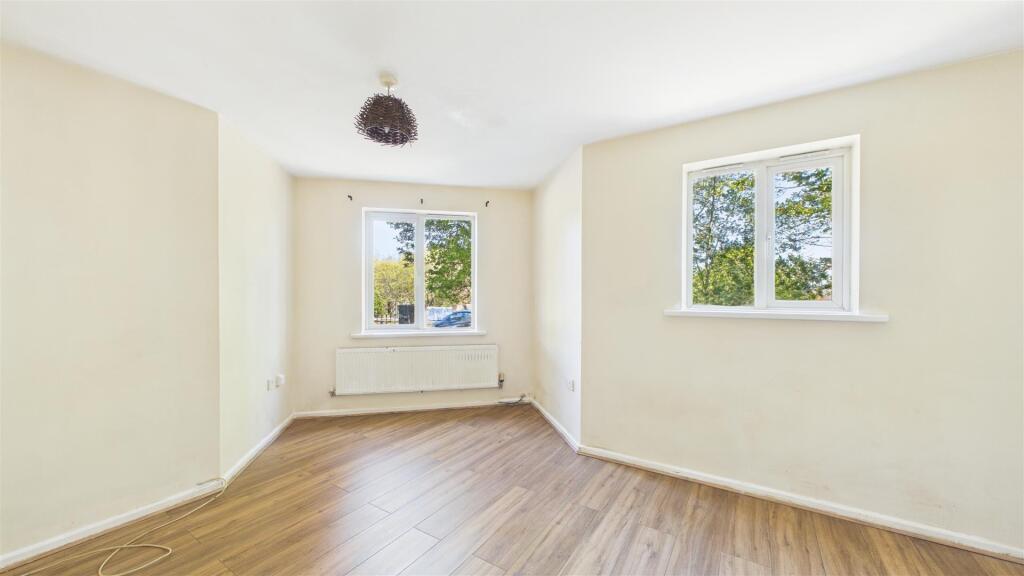 Main image of property: 6 Bay Avenue