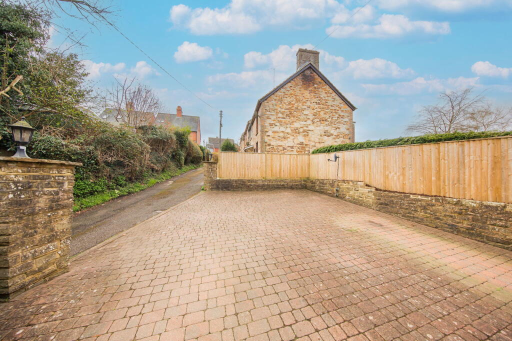 Coopers Lane, Crowborough image 4