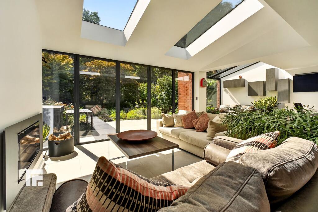 House in Cardiff, Rhiwbina - View 3