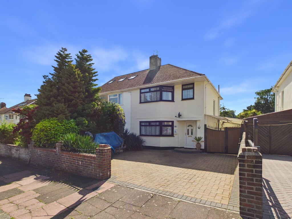 Pines Avenue, Worthing, BN14 9JG, Worthing