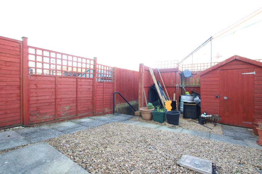 5 bedroom terraced house for rent