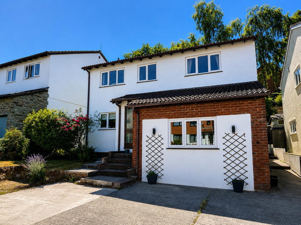 Main image of property: Oak Tree Drive, Newton Abbot, TQ12 4NN