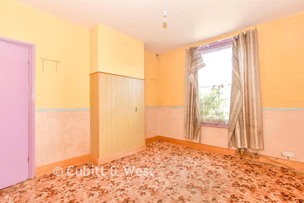 House in Portsmouth - View 3
