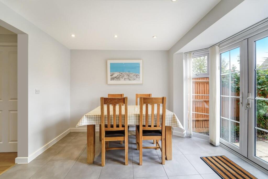 House in Tadworth, Tattenham Corner - View 5