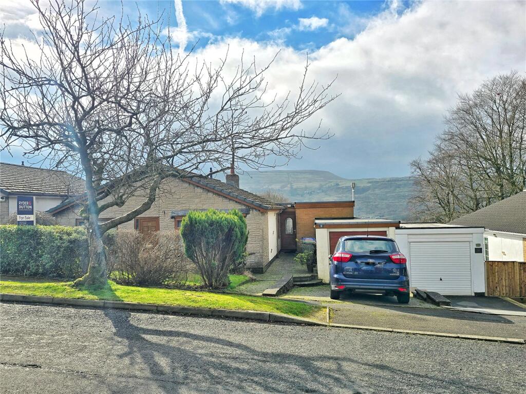 3-bed house on Heightside Avenue, Rawtenstall, Rossendale, BB4, £379,950