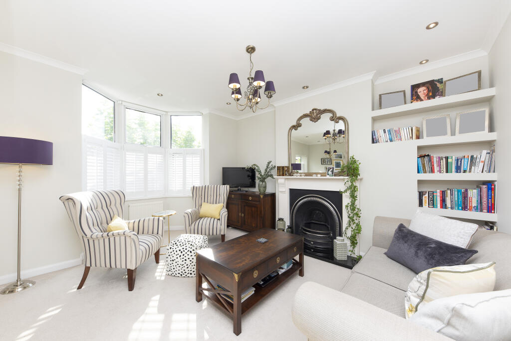 Main image of property: Chatsworth Avenue, SW20