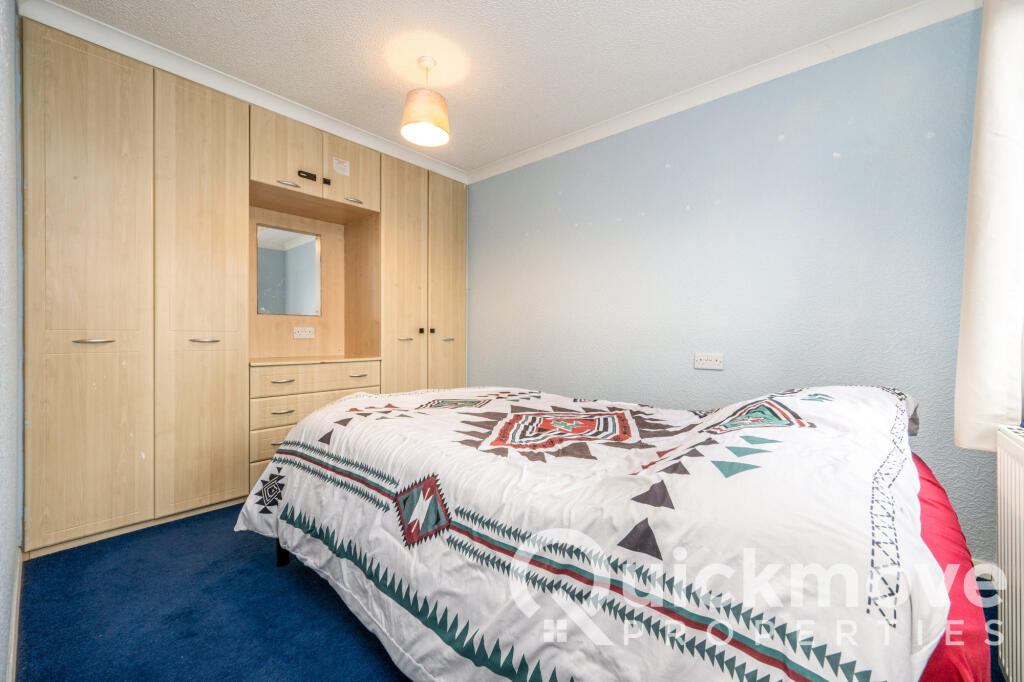 House in Pavenham, Bedford - More