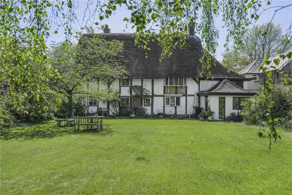 Main image of property: High Street, Long Wittenham, Abingdon, Oxfordshire, OX14