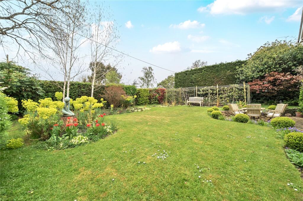 Wisborough Gardens, Wisborough Green, Billingshurst, West Sussex, RH14 photo 2