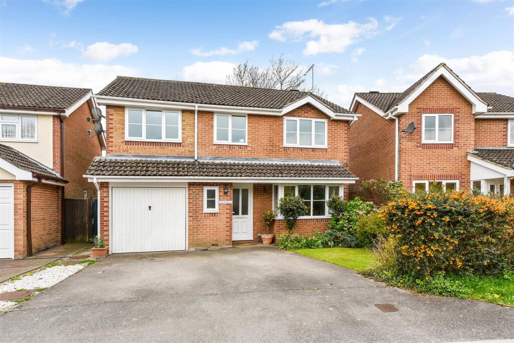 Main image of property: Peakfield, Denmead