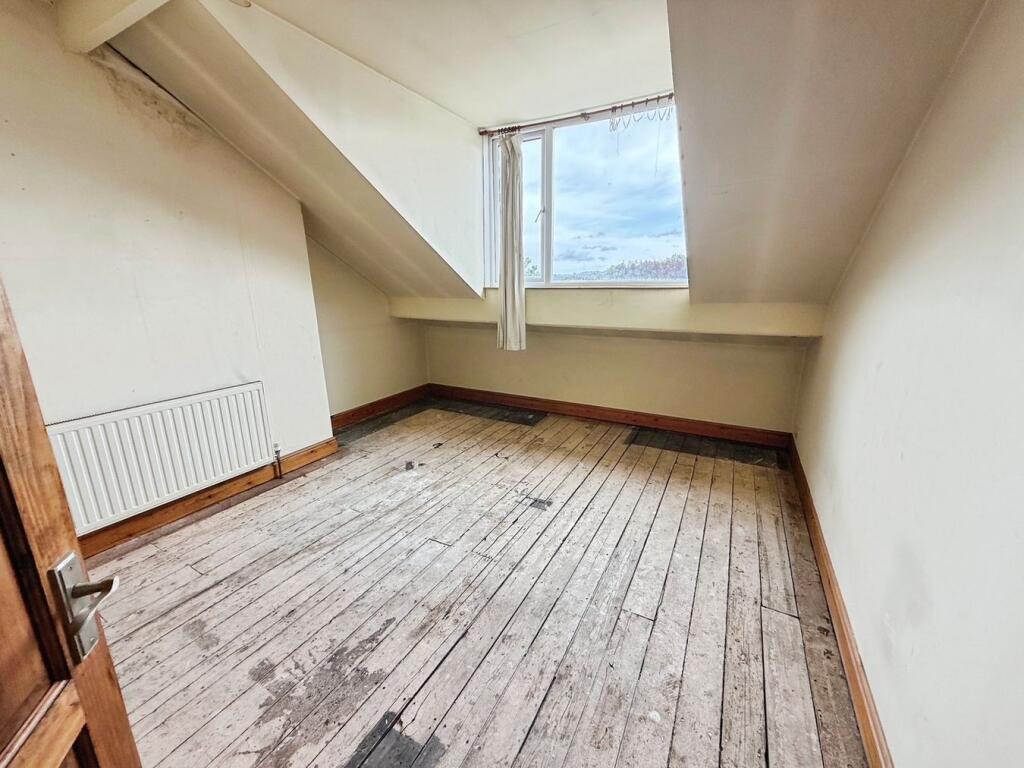 Elliott Street, Shipley, BD18 - More