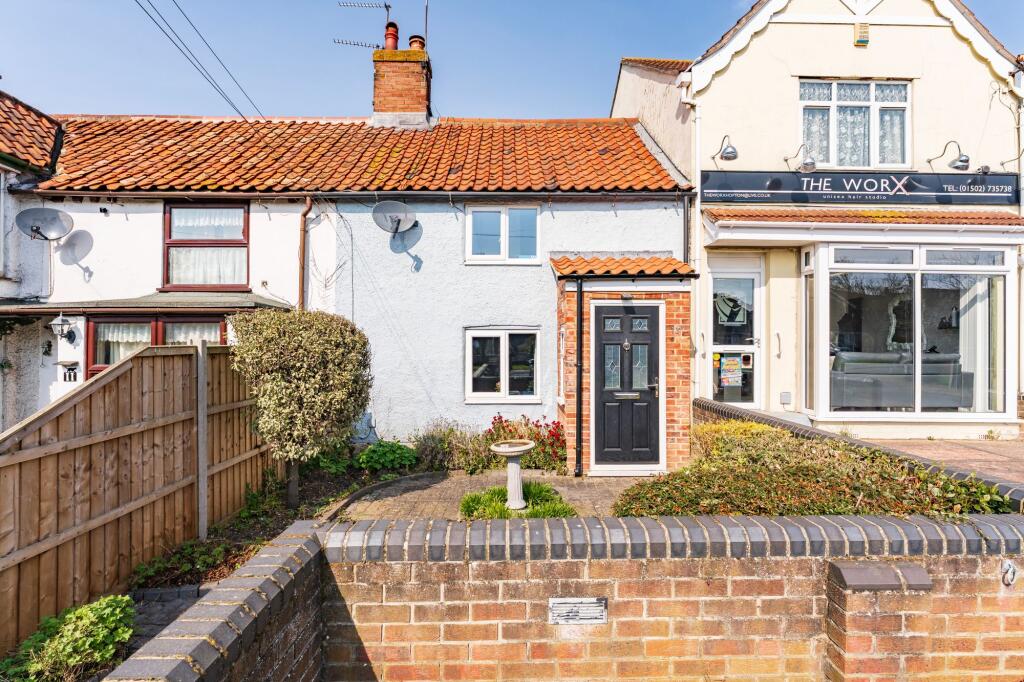 3-bed terraced on Station Road, Hopton, £235,000