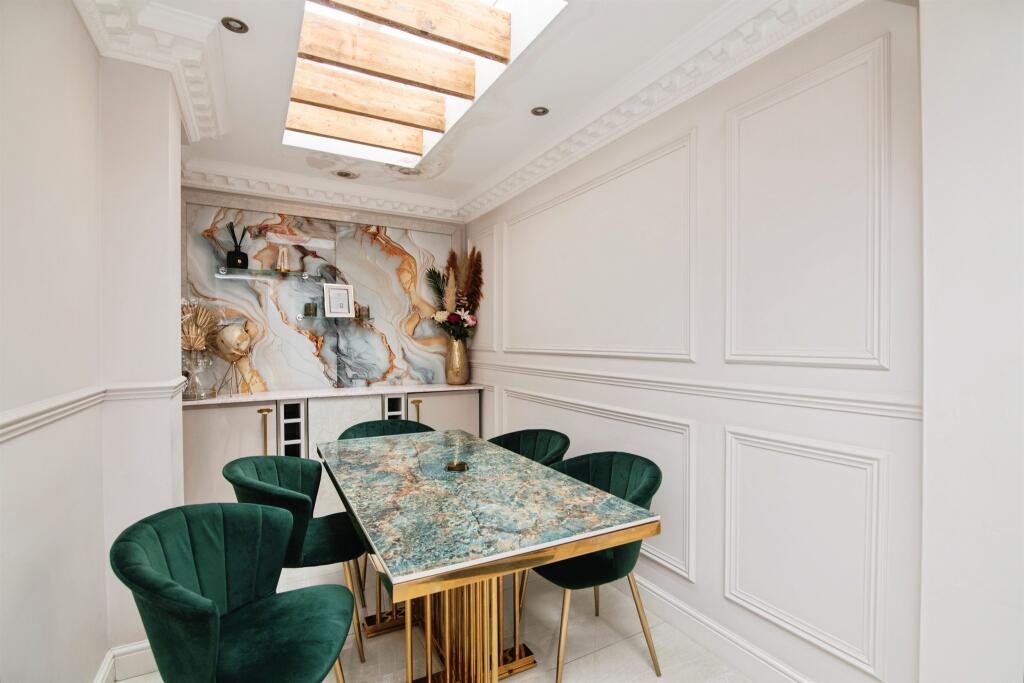 House in Sandwell, West Midlands - More