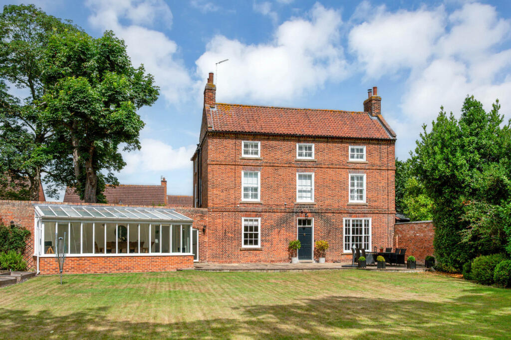 Main image of property: Chestnut Farmhouse, 36 Main Street, Farndon, NG24