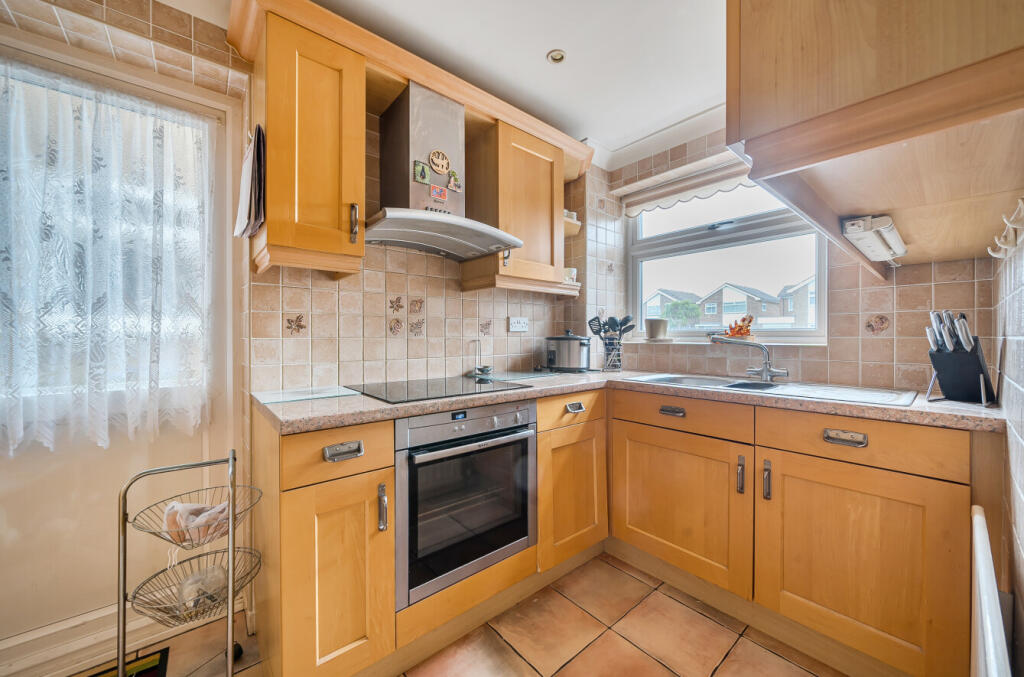 Kimber Close, Lancing, West Sussex, BN15 photo 3