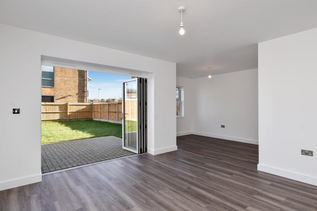 House in Southend-on-Sea - View 3