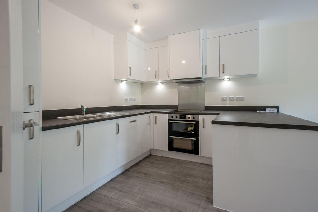 Main image of property: Hunslet House, Station Road