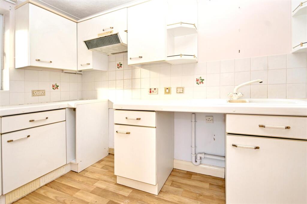 Apartment in Eastbourne, Little Chelsea, Upperton - View 4