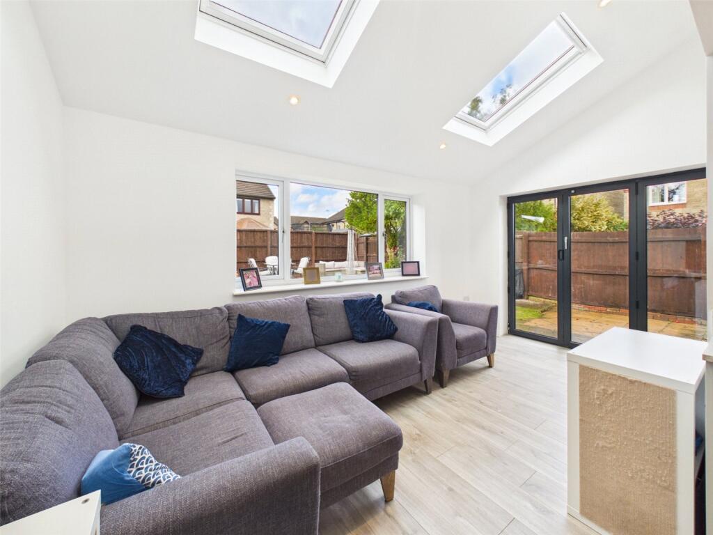 House in Gloucester - View 5