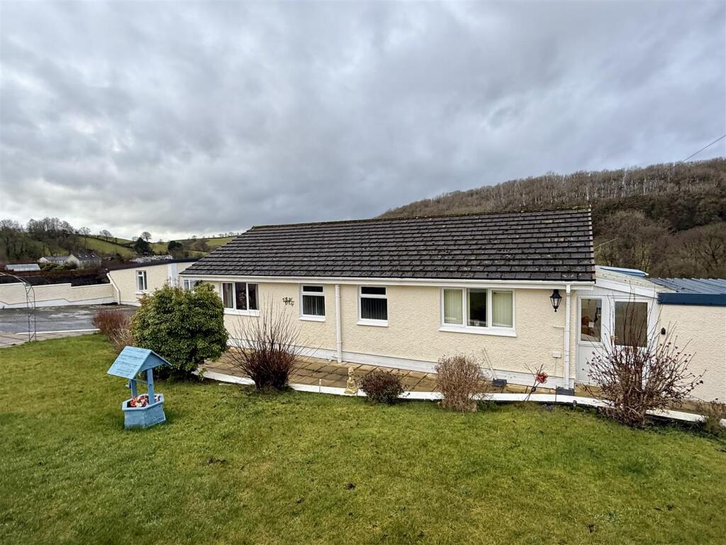 Main image of property: Cribyn, Lampeter