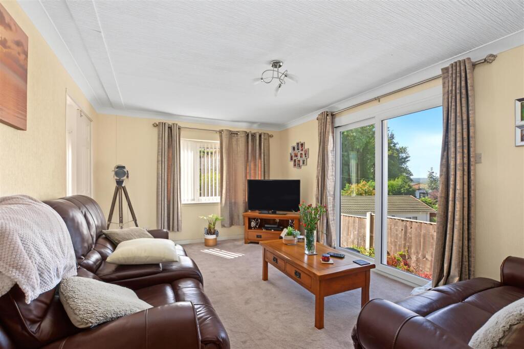 House in Nottingham, Killarney Park, Bestwood Village - View 4