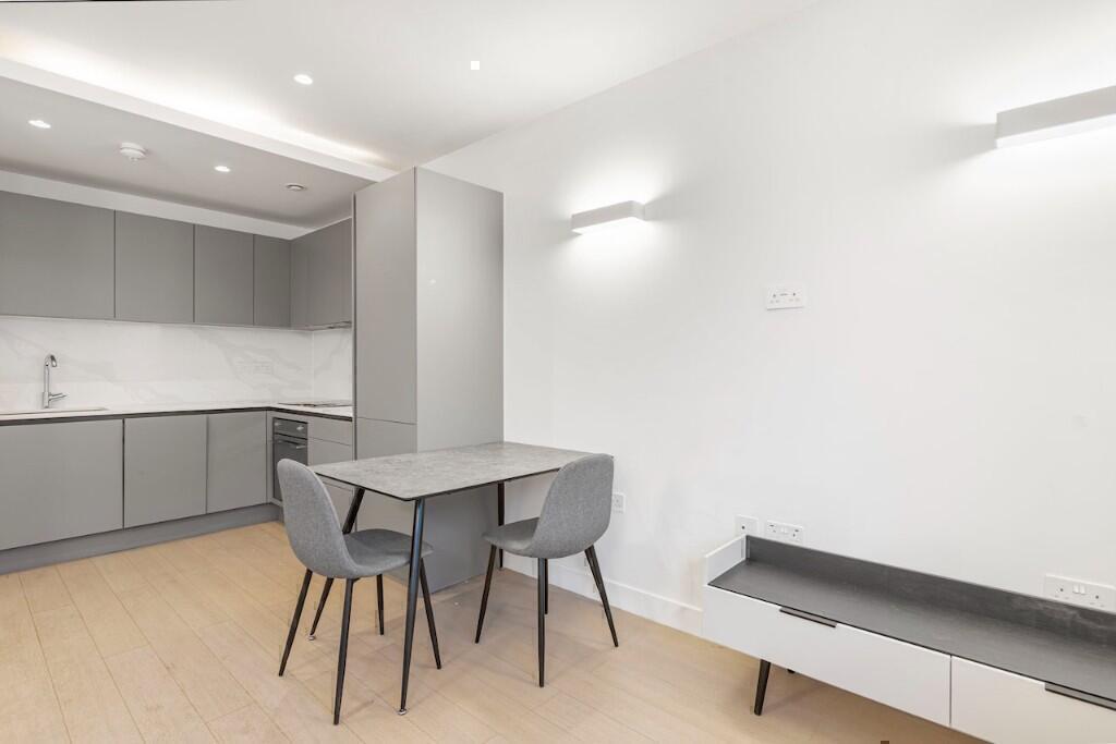 Apartment in Twickenham - View 4