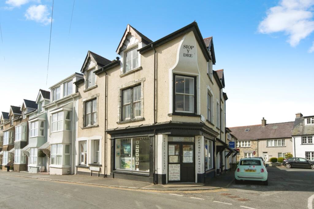 Studio terraced on Castle Terrace, Criccieth, Gwynedd, LL52, £425,000