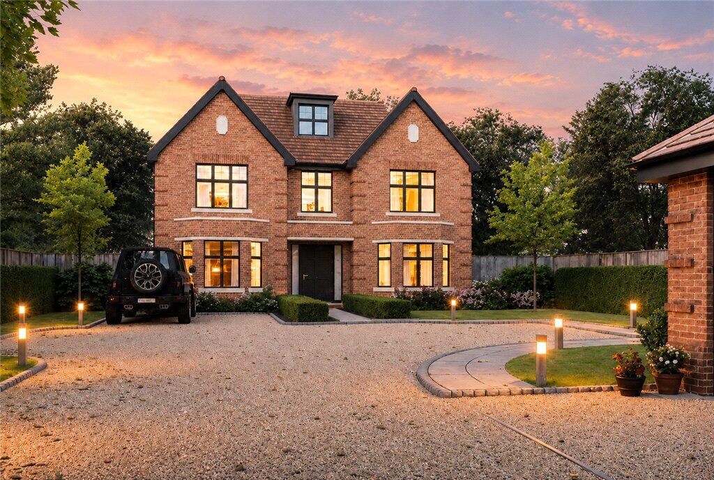 Main image of property: Vernon Walk, Tadworth, Surrey, KT20