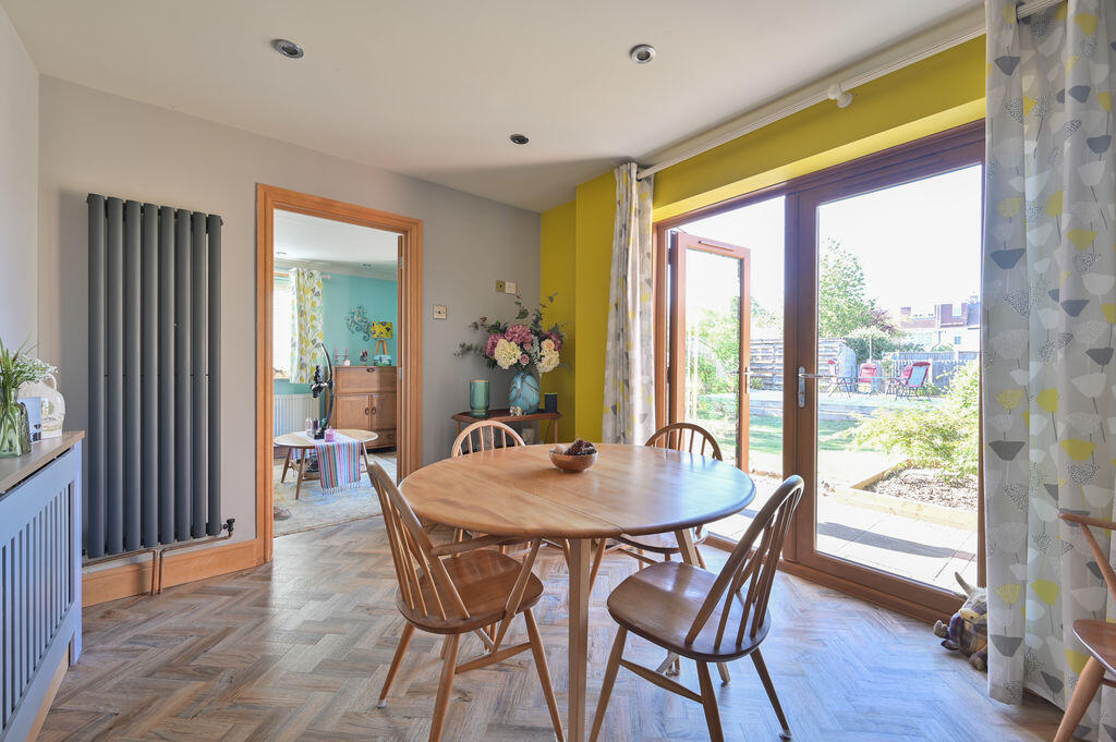 Manor Close, Hatfield photo 4