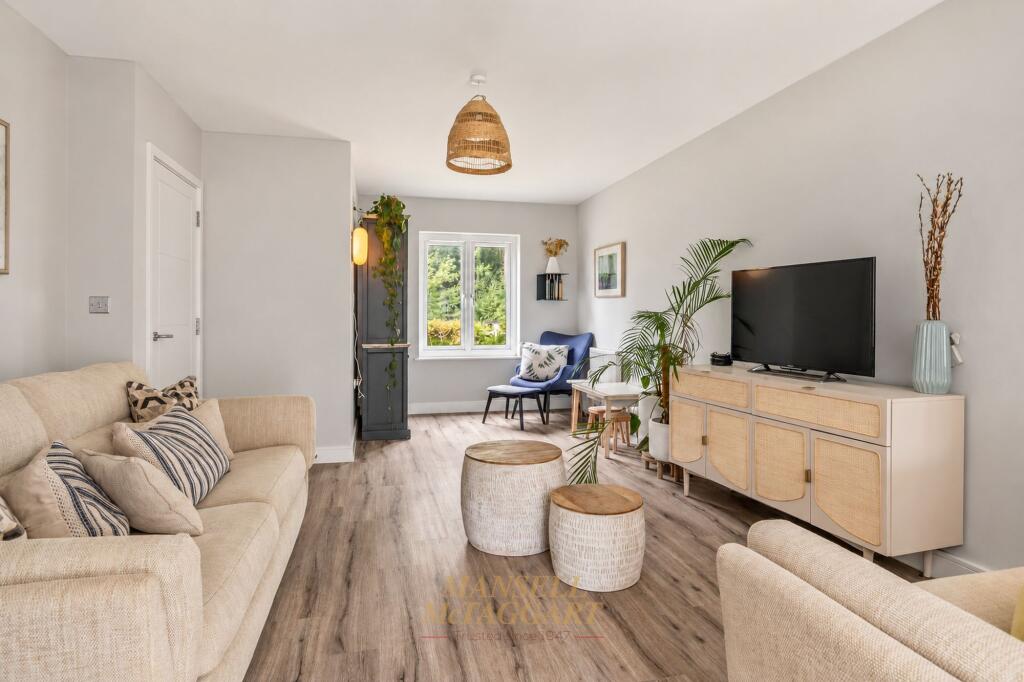 House in Redhill - More