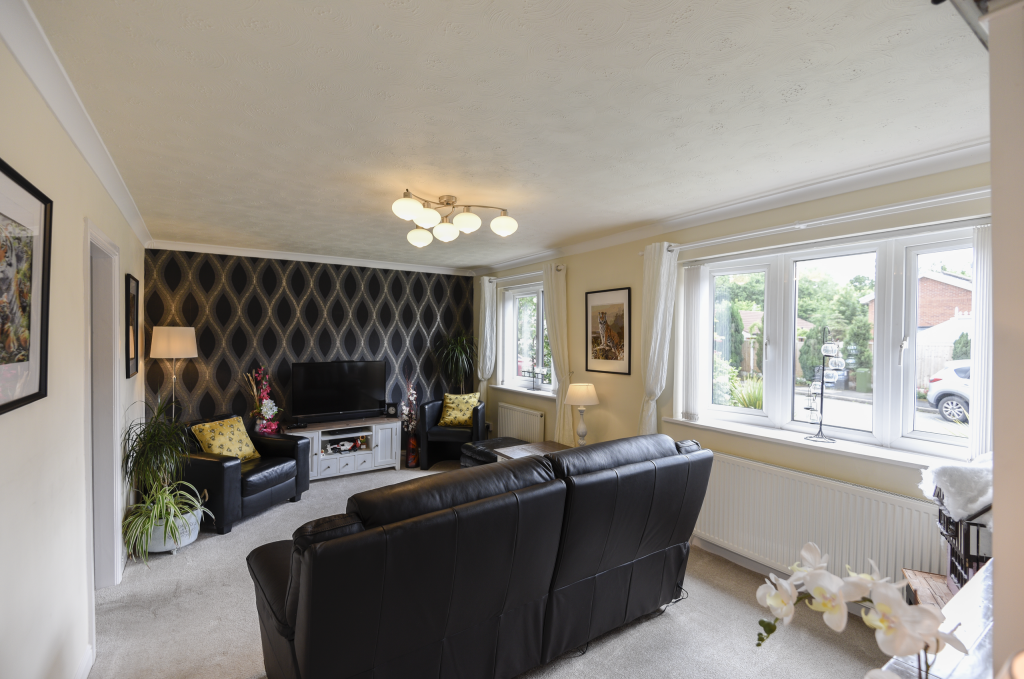 61, Calderbrook Drive, Cheadle Hulme photo 3