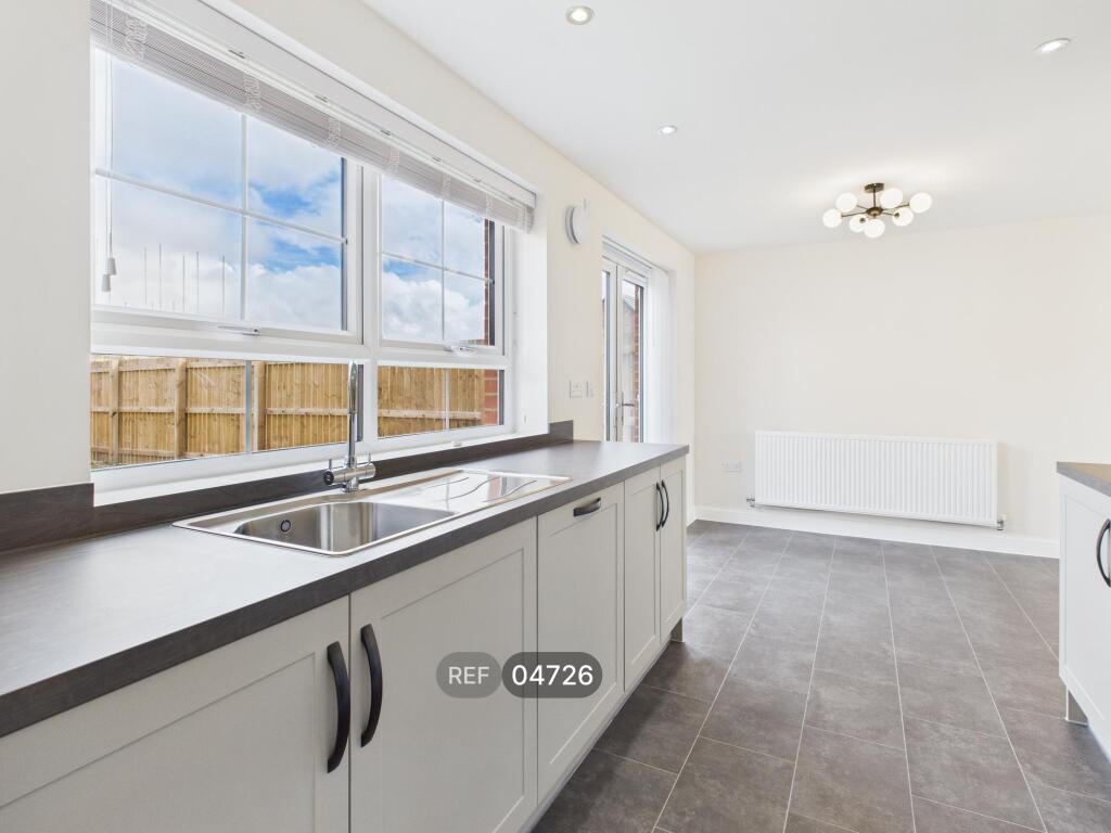 House in Hull - View 4