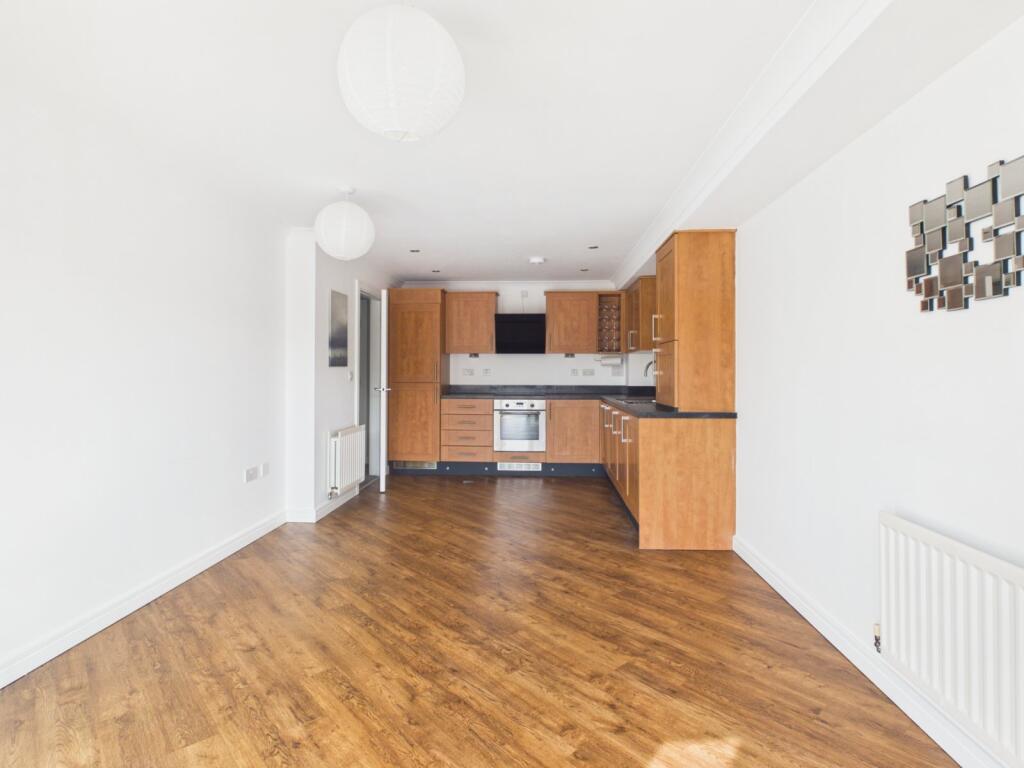 Apartment in Slough - View 2