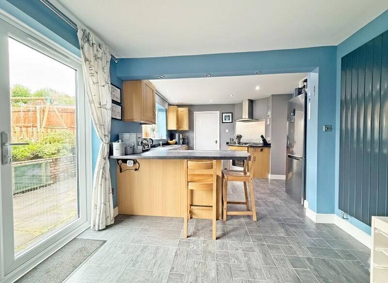 House in Rhondda Cynon Taff. CF38 1UH, Llantwit Fardre - View 5