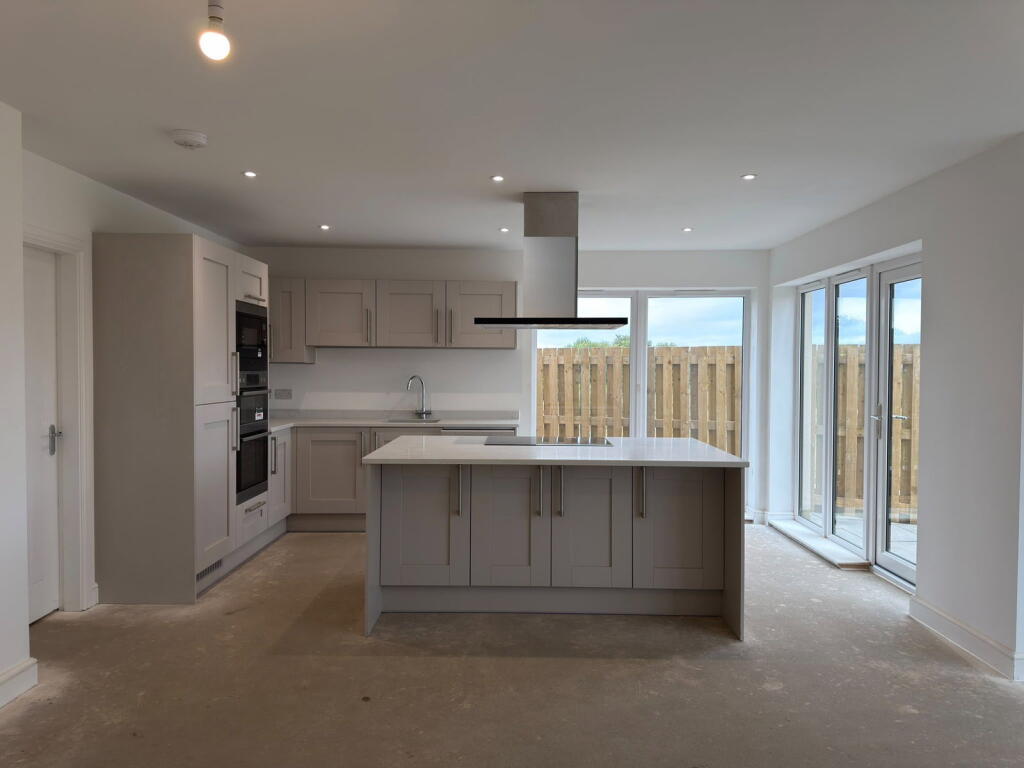 House in Oldham - View 4